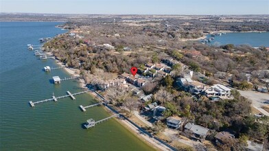 9999 Boat Club Rd in Fort Worth, TX - Foto de edificio - Building Photo