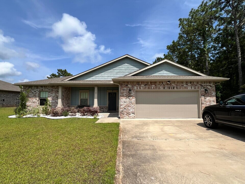 2180 Ranch Dr in Navarre, FL - Building Photo