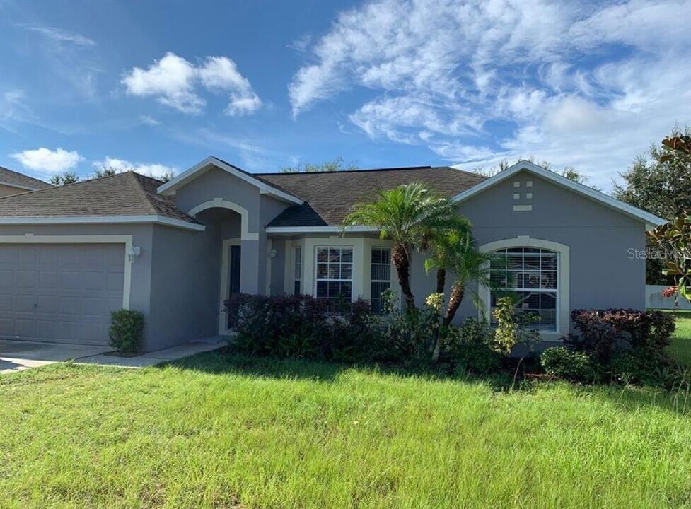 118 Pine Rustle Ln in Auburndale, FL - Building Photo