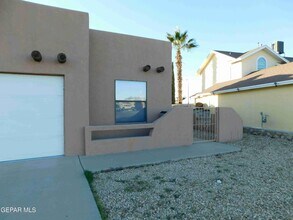 3313 Tierra Espada Dr in El Paso, TX - Building Photo - Building Photo