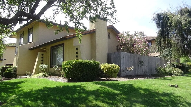 1117 Seabreeze Way in Lompoc, CA - Building Photo - Building Photo