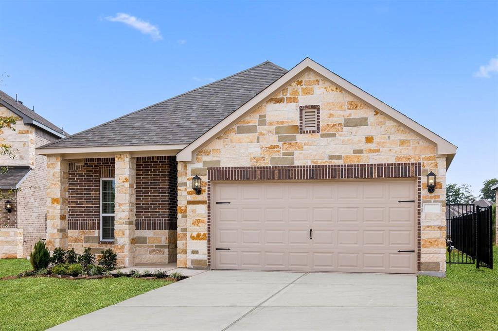 6107 White Spruce Dr in Conroe, TX - Foto de edificio