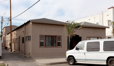 729 Lime Ave in Long Beach, CA - Foto de edificio - Building Photo