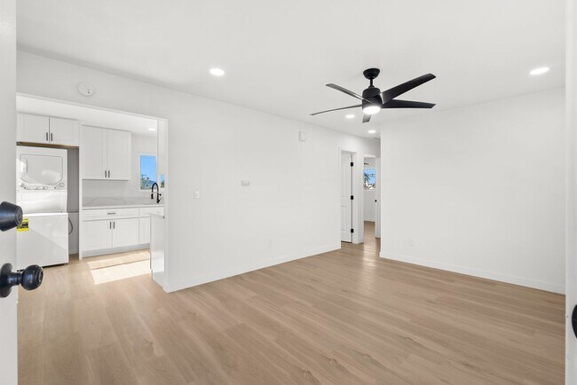 4082-4084 Chamoune Ave in San Diego, CA - Building Photo - Building Photo