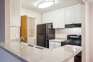 Turtle Cove in Westland, MI - Building Photo