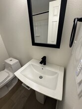 8950 SW 69th Ave in Portland, OR - Building Photo - Building Photo