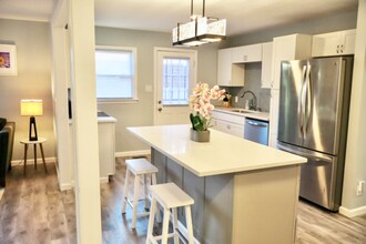 618 Troy St in Durham, NC - Foto de edificio - Building Photo