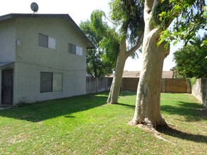 1502 E Fairfield Ct in Ontario, CA - Building Photo - Building Photo