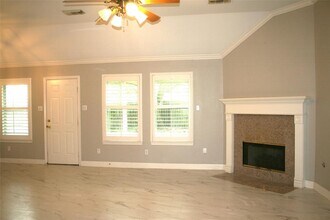 302 Friends Knoll Ln in Friendswood, TX - Building Photo - Building Photo