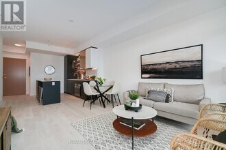 1285 Queen St E in Toronto, ON - Building Photo - Building Photo