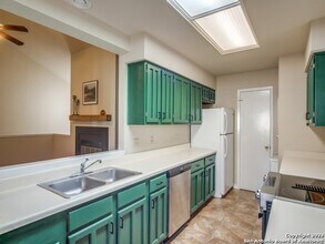 12049 Blanco Rd, Unit 203 in San Antonio, TX - Building Photo - Building Photo