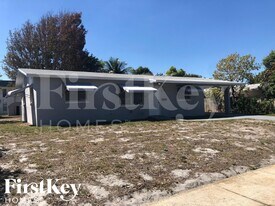 844 Date Palm Dr in West Palm Beach, FL - Building Photo