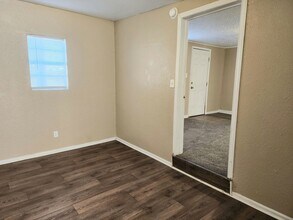 216 S Avenue I in Portales, NM - Building Photo - Building Photo