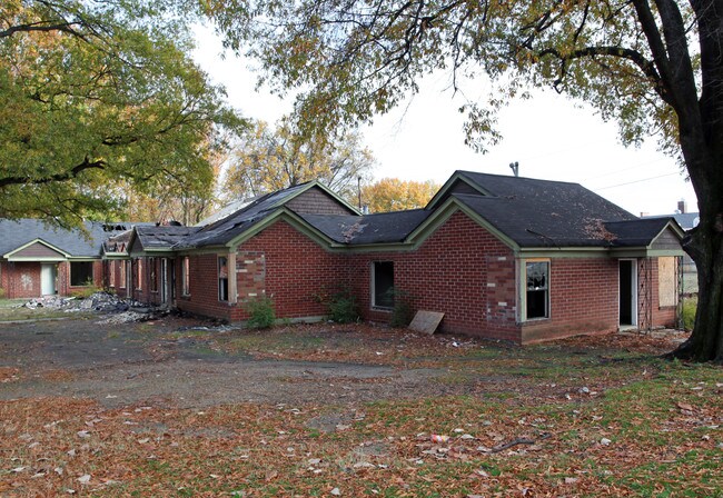 910 N Hollywood St in Memphis, TN - Foto de edificio - Building Photo