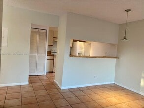 11251 SW 13th St in Pembroke Pines, FL - Building Photo - Building Photo