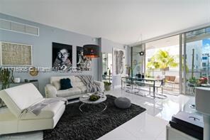 2100 Park Ave, Unit # 210 in Miami Beach, FL - Building Photo - Building Photo