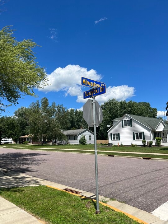 501 Suszycki Dr in Mauston, WI - Building Photo