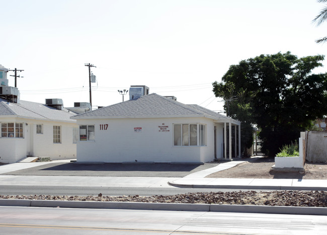 1117 S 3rd St in Las Vegas, NV - Foto de edificio - Building Photo