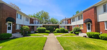 Maples Townhomes in Dayton, OH - Foto de edificio - Building Photo