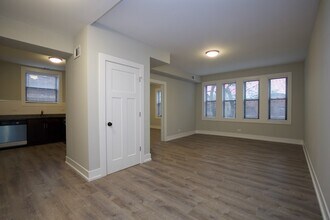 1130 Maple Ave, Unit H02F in Evanston, IL - Foto de edificio - Building Photo