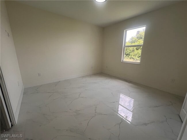 property at 1598 Gretchen Ave S