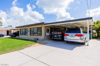 316 Tudor Dr in Cape Coral, FL - Building Photo - Building Photo