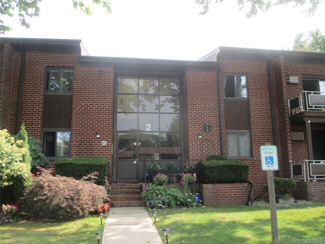 2 Charles Ln in Pomona, NY - Building Photo - Building Photo