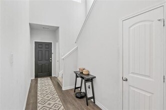 1425 Tall Pine Way in Fort Worth, TX - Foto de edificio - Building Photo