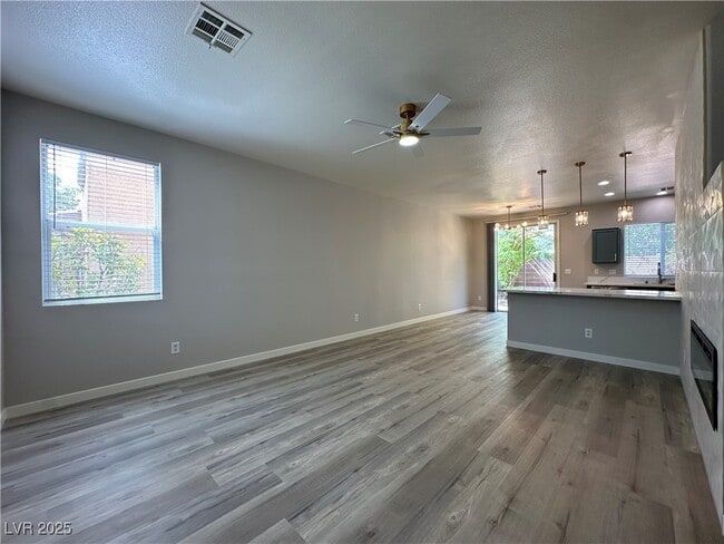 2637 Heathrow St in Las Vegas, NV - Building Photo - Building Photo