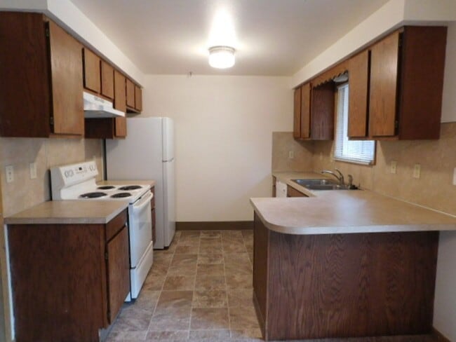 3636-3638-3638 White Oak Ct NE in Salem, OR - Building Photo - Building Photo