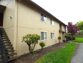 3106 Bluff Ave SE in Salem, OR - Building Photo - Building Photo