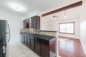 1615 Junker St in Rosenberg, TX - Building Photo - Building Photo