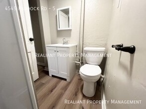 4549 Paddock Rd in Cincinnati, OH - Building Photo - Building Photo