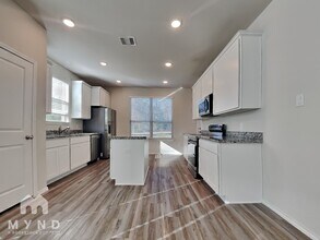 11731 Miller Cir in Conroe, TX - Foto de edificio - Building Photo