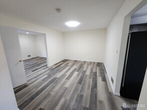 30 Rosewood Ct in Sayreville, NJ - Building Photo - Building Photo
