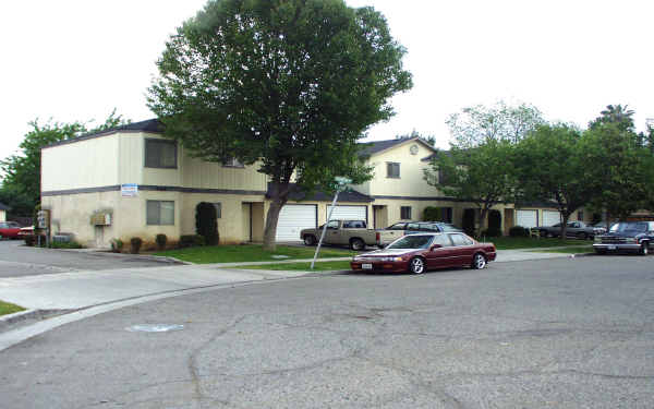 4140 N Clark St in Fresno, CA - Foto de edificio - Building Photo