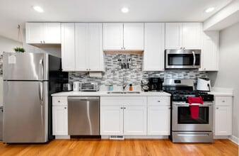 2440 W 24th Pl in Chicago, IL - Building Photo - Building Photo