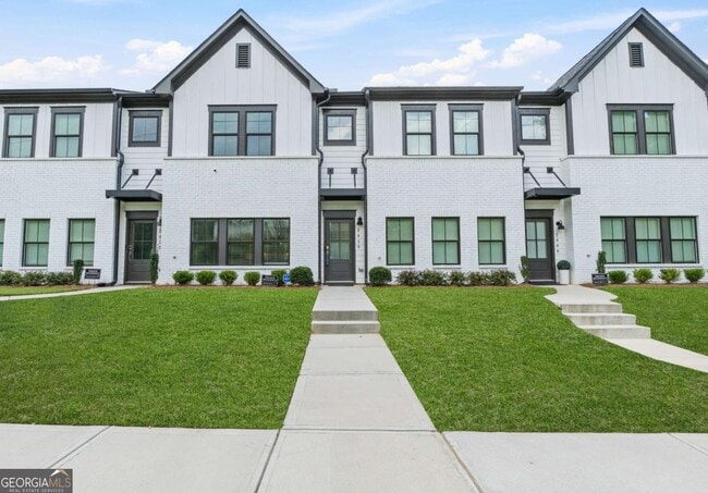 property at 2410 Lakeshore Ln