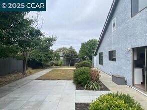 121 Knightsbridge Ct in American Canyon, CA - Building Photo - Building Photo