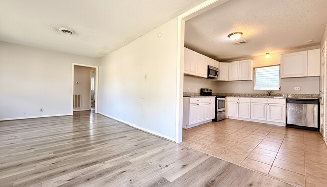 10502 Ambursen St in Houston, TX - Building Photo - Building Photo