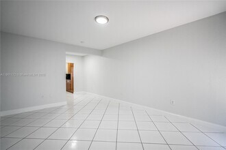 7640 Carlyle Ave in Miami Beach, FL - Building Photo - Building Photo