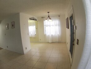 556 Capri L in Delray Beach, FL - Building Photo - Building Photo