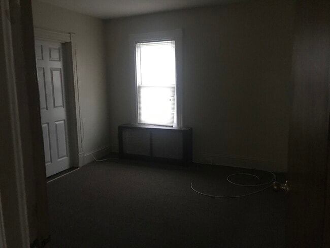 62 Heath St, Unit 2nd floor Heath St. in Hartford, CT - Building Photo - Building Photo