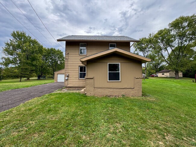 2957 Greenfield Ave in Mc Donald, OH - Building Photo - Building Photo