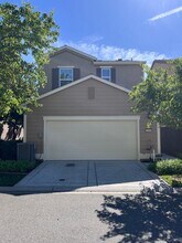 1040 Rothbury Ln in Roseville, CA - Building Photo - Building Photo