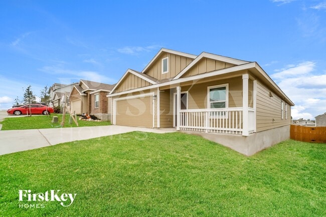 13022 Rosemary Cove in Saint Hedwig, TX - Foto de edificio - Building Photo