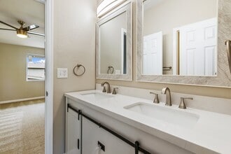 392 W Rockrimmon Blvd, Unit C in Colorado Springs, CO - Building Photo - Building Photo