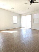 7520 Passionfruit Dr in Bakersfield, CA - Building Photo - Building Photo