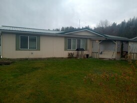 507 Wyoming St in Pinehurst, ID - Building Photo