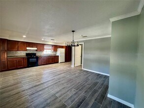 695 Mandalay Ave in Clearwater, FL - Building Photo - Building Photo